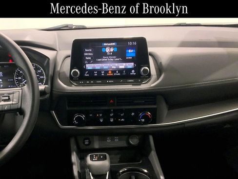 Used 2024 Nissan Rogue S image 6