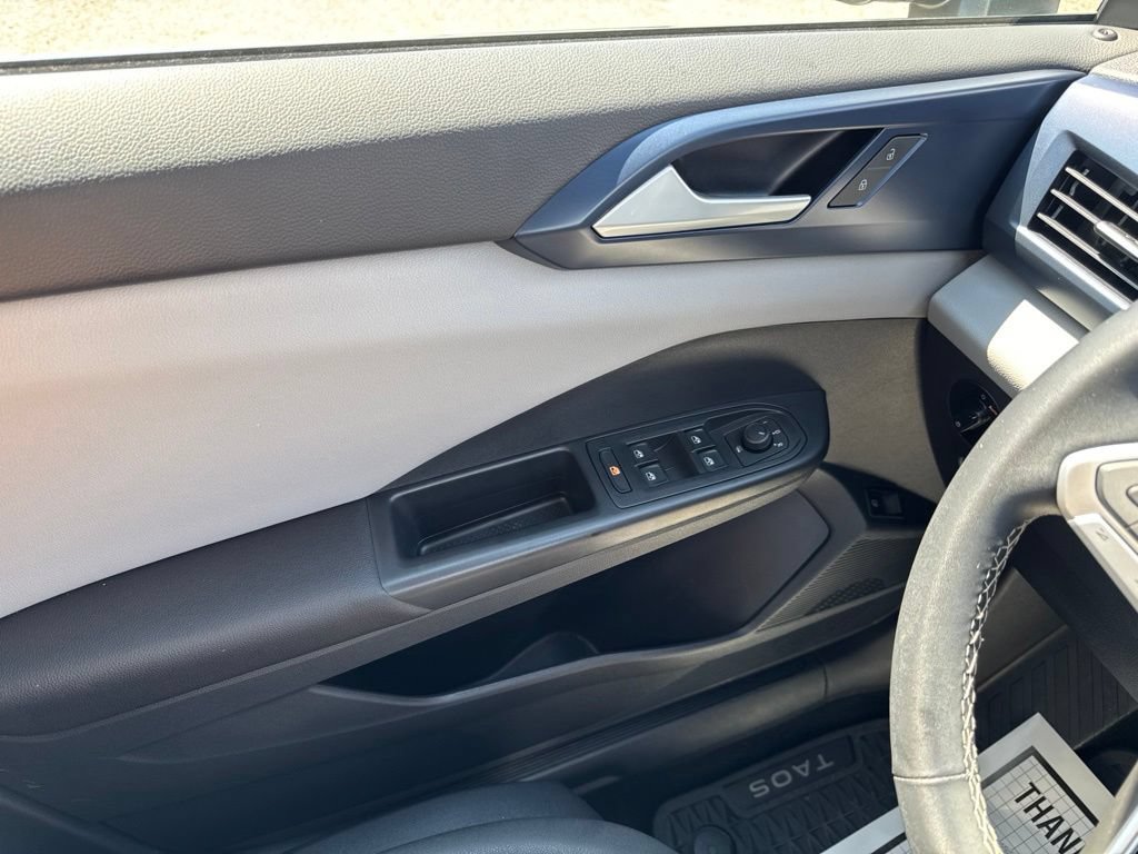 Certified 2023 Volkswagen Taos SE FWD image 19