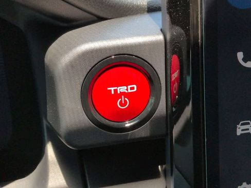 Used 2026 Toyota 4Runner TRD Off-Road Premium AWD/4WD image 27