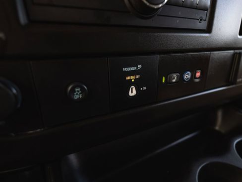 Used 2022 Chevrolet Express 2500 w/ Driver Convenience Package image 23