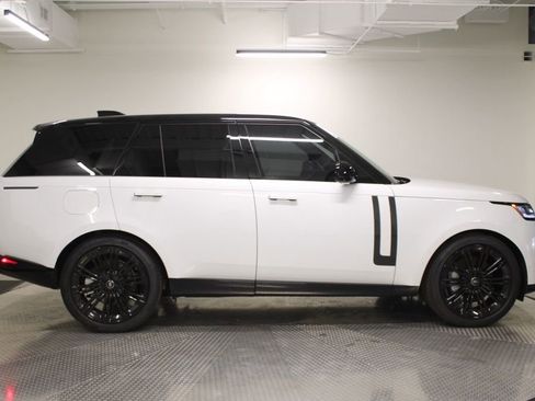 Certified 2025 Land Rover Range Rover SE AWD/4WD image 8