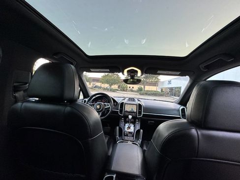 Used 2016 Porsche Cayenne image 21