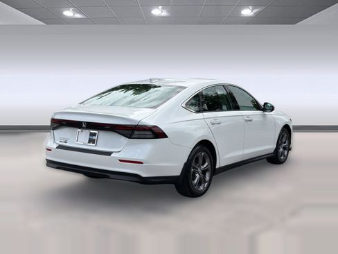 Used 2024 Honda Accord EX image 9
