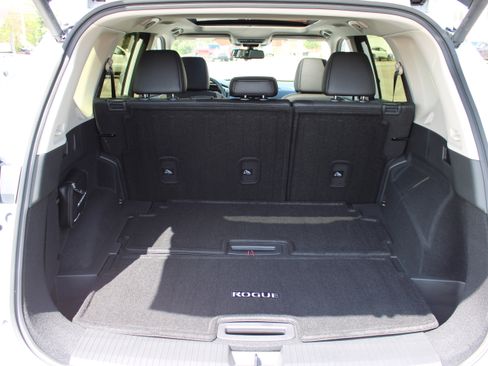 Certified 2026 Nissan Rogue Platinum w/ Platinum Premium Package AWD/4WD image 5