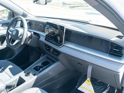 New 2026 Volkswagen Tiguan SE R-Line FWD image 42