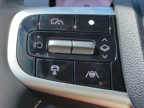 Certified 2026 Genesis GV70 2.5T Select AWD/4WD image 24