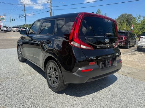 Used 2021 Kia Soul EX FWD image 15