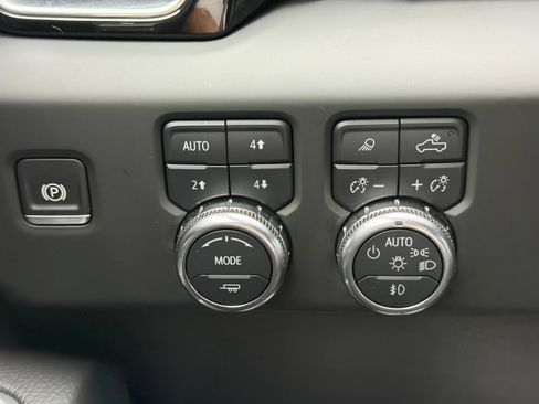 Used 2024 GMC Sierra 1500 Denali w/ Denali Reserve Package AWD/4WD image 12
