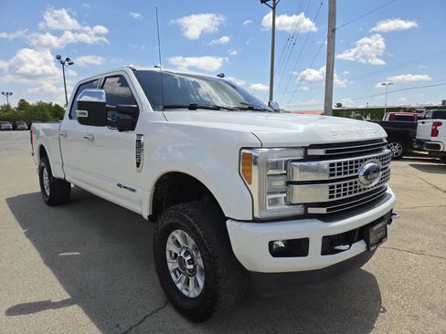 Used 2017 Ford F250 Platinum w/ Platinum Ultimate Package AWD/4WD image 9