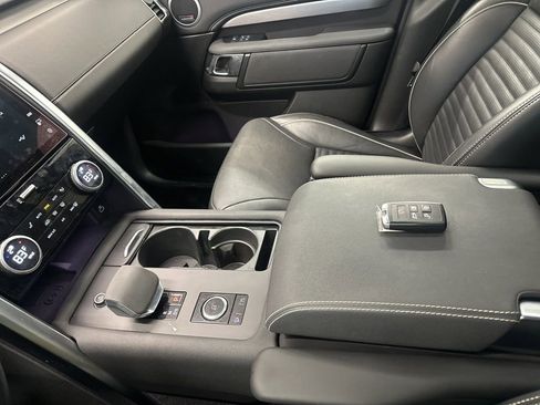 Used 2022 Land Rover Discovery HSE R-Dynamic image 17