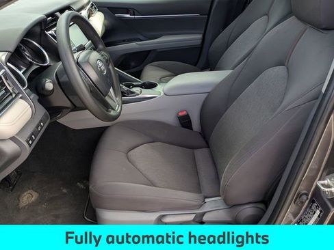 Used 2018 Toyota Camry L image 15