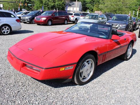 Used 1989 Chevrolet Corvette Convertible RWD image 2