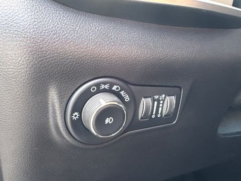 Certified 2025 Jeep Compass Limited AWD/4WD image 34