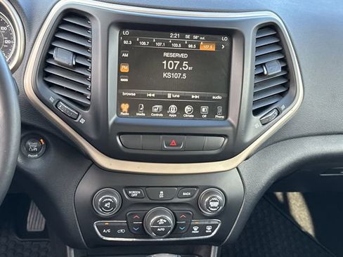 Used 2014 Jeep Cherokee Latitude w/ Comfort/Convenience Group image 15