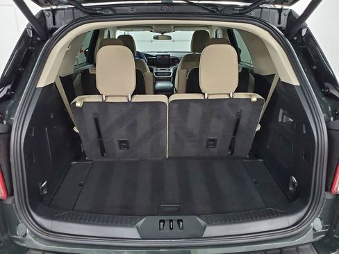 Used 2023 Ford Explorer XLT image 23