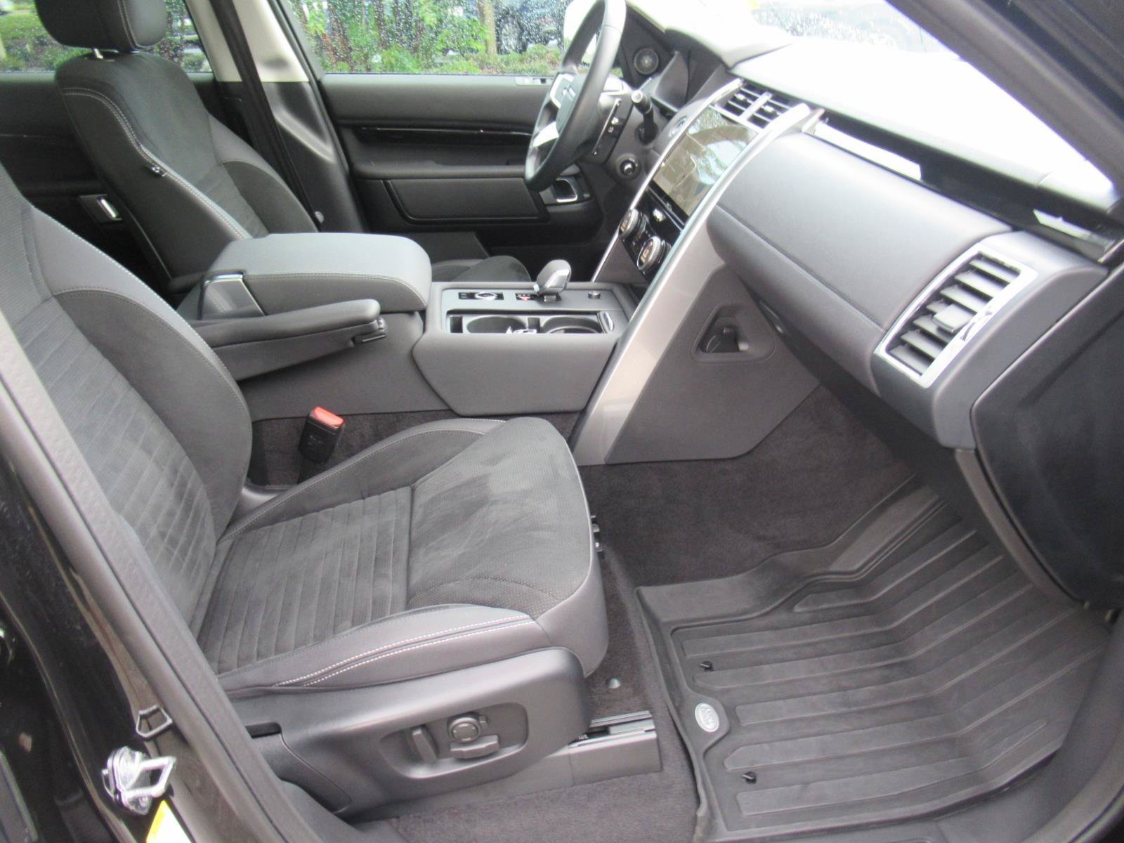 Used 2024 Land Rover Discovery S AWD/4WD image 11