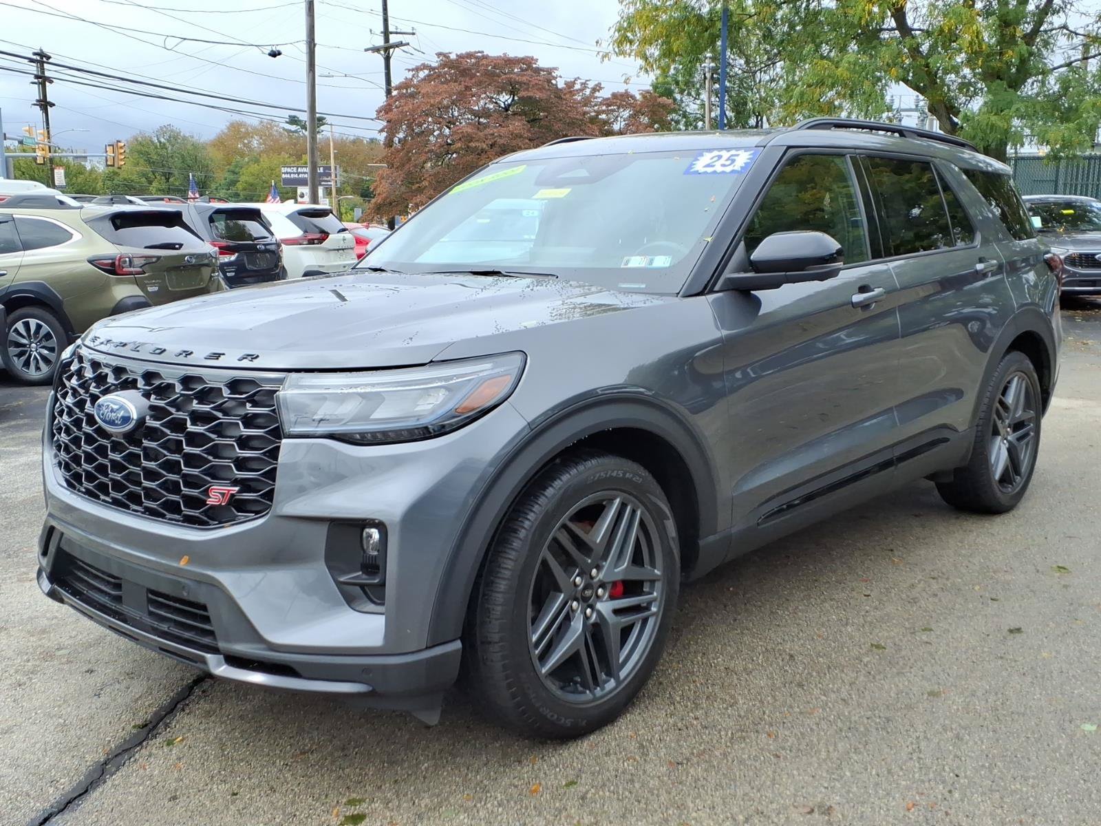 Certified 2025 Ford Explorer ST AWD/4WD image 8
