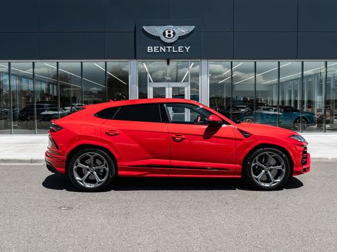 Used 2022 Lamborghini Urus AWD/4WD image 14