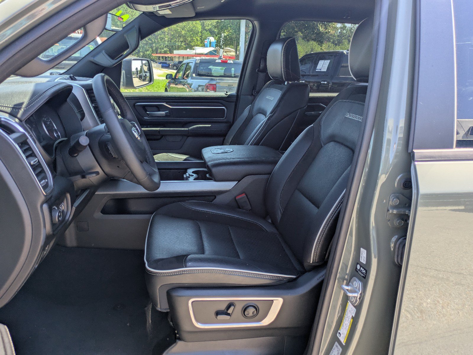 Used 2026 RAM 1500 Laramie AWD/4WD image 11