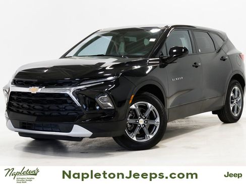 Used 2025 Chevrolet Blazer LT image 1