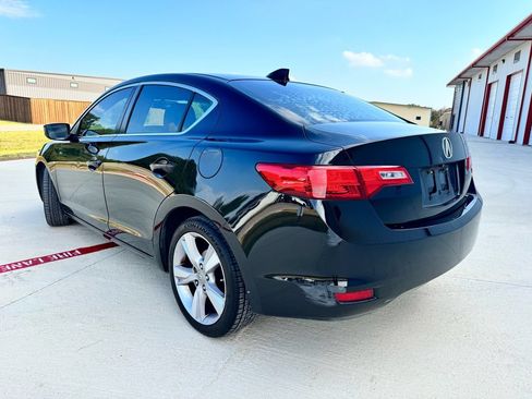 Used 2015 Acura ILX w/ Technology Package FWD image 4