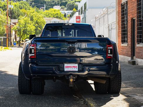 Used 2024 RAM 3500 Limited w/ Night Edition AWD/4WD image 4
