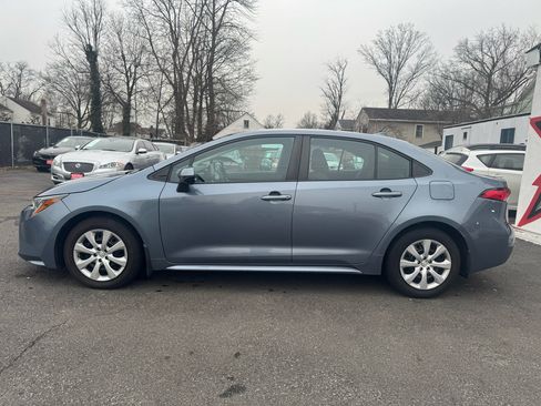 Used 2022 Toyota Corolla LE image 4