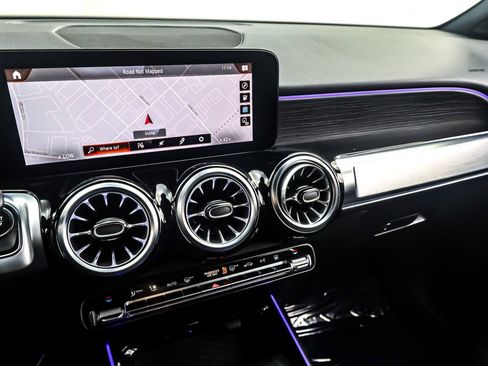 Used 2023 Mercedes-Benz EQB 250+ image 21