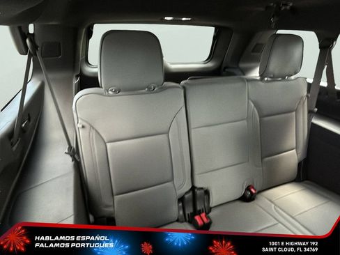 Certified 2024 GMC Yukon XL SLT w/ SLT Luxury Package AWD/4WD image 31