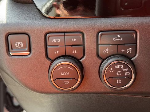 Used 2025 Chevrolet Silverado 1500 LT Trail Boss w/ Protection Package image 20