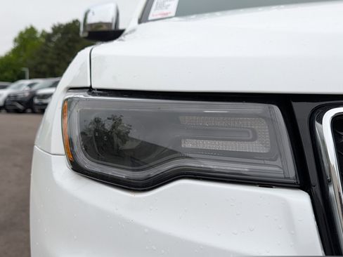 Used 2019 Jeep Grand Cherokee Limited w/ Luxury Group II AWD/4WD image 16