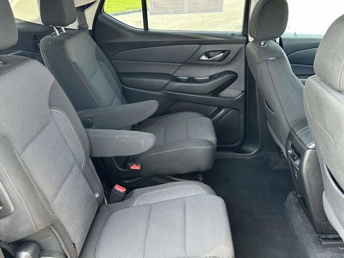 Used 2019 Chevrolet Traverse LT FWD image 11