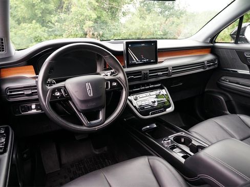 Used 2022 Lincoln Corsair Reserve image 28