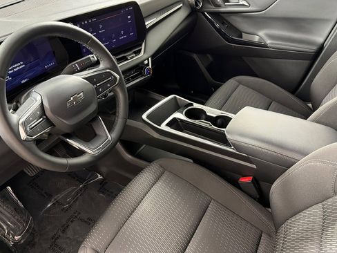 Used 2025 Chevrolet Equinox LT w/ Midnight Edition FWD image 9