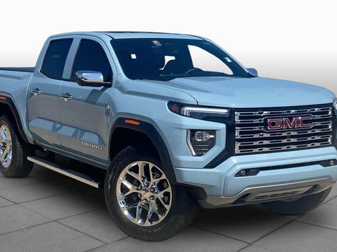 Used 2025 GMC Canyon Denali AWD/4WD image 3