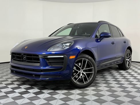New 2025 Porsche Macan image 1