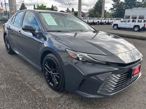 Certified 2025 Toyota Camry XLE FWD image 3