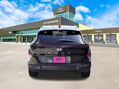 Used 2024 Hyundai Kona SEL w/ Convenience Package FWD image 7
