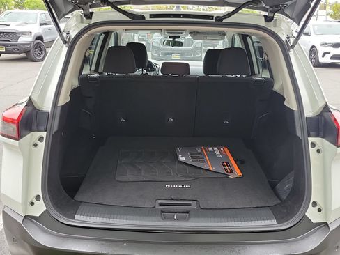 Used 2023 Nissan Rogue S FWD image 18
