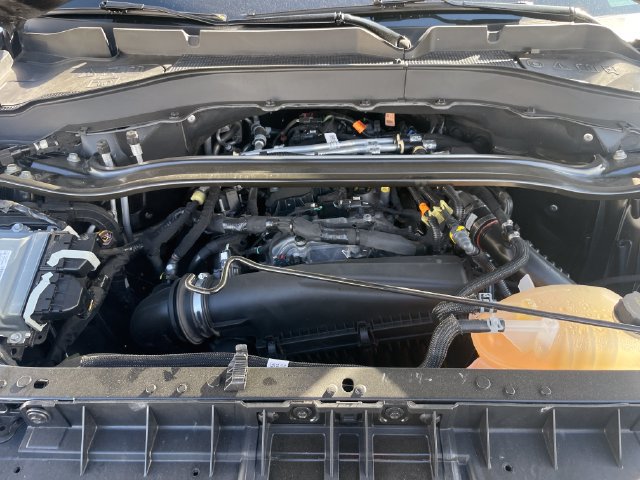 Used 2025 Ford Explorer ST-Line w/ ST-Line Street Pack AWD/4WD image 32