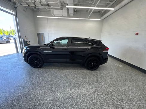 New 2026 Volkswagen Atlas Cross Sport SE AWD/4WD image 2