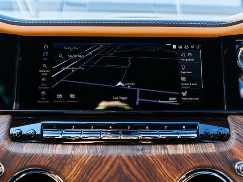 Used 2025 Rolls-Royce Cullinan image 85