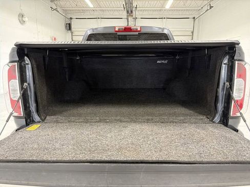 Used 2017 GMC Canyon SLT w/ Trailering Package image 8