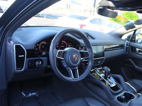 Used 2019 Porsche Cayenne AWD/4WD image 19