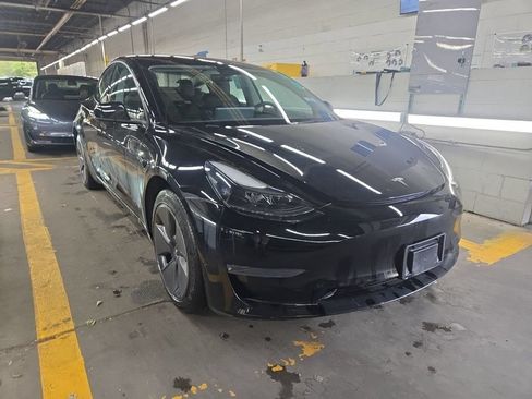 Used 2023 Tesla Model 3 Standard Range RWD image 3
