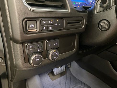 Used 2023 Chevrolet Tahoe LT w/ Luxury Package AWD/4WD image 17