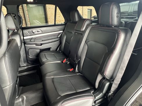 Used 2019 Ford Explorer Sport w/ Equipment Group 401A AWD/4WD image 17