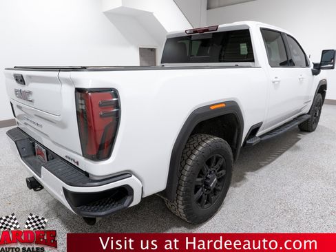 Used 2024 GMC Sierra 2500 AT4 w/ Technology Package image 5
