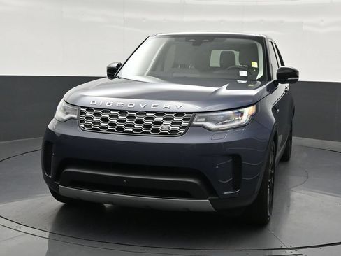 Used 2024 Land Rover Discovery S AWD/4WD image 8