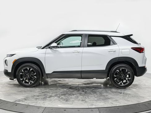 Used 2023 Chevrolet TrailBlazer LT FWD image 2